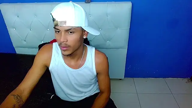 Angel_foxc13 Chat XXX in diretta