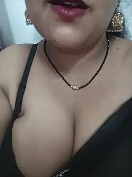 Chat XXX en directo de Nyra-23