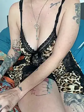 Eris_ লাইভ XXX চ্যাট