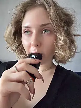 XXX chat uživo modela KellyKeler