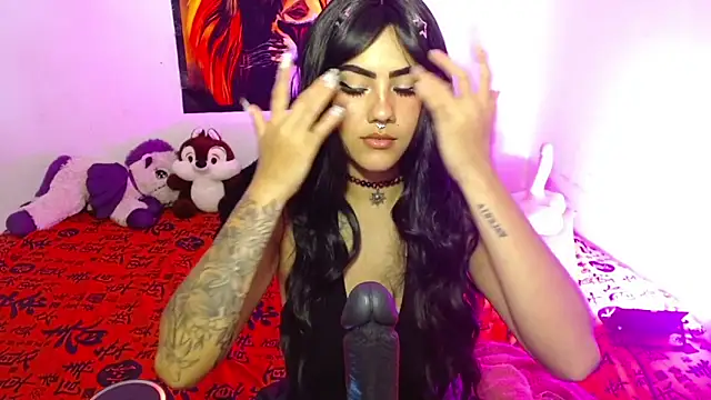 Chat XXX en directo de Divinejewel69