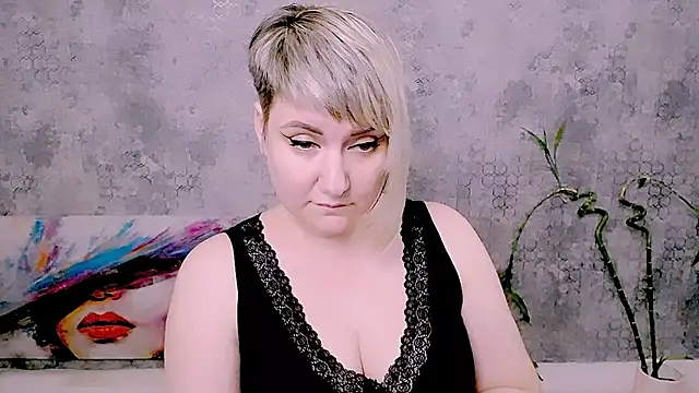 Djullia Adlı Modelin Canlı XXX Sohbeti