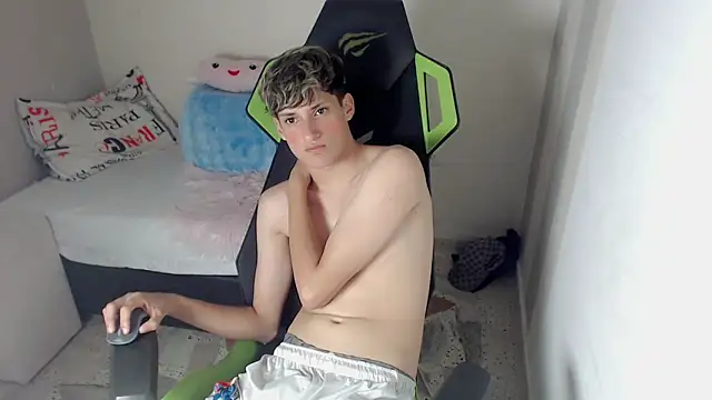Pablito_junior élő XXX-chatje