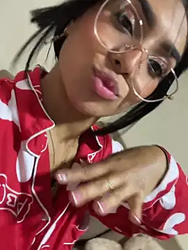 Linda_Saenz_'s Live XXX Chat