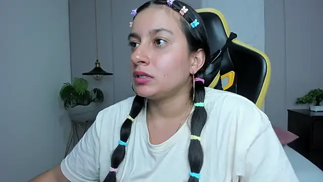 Chat +18 de kira_relish ao vivo