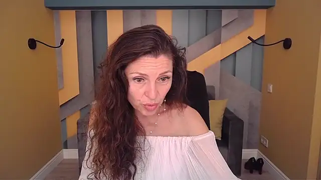 Chat +18 de EllaLong ao vivo