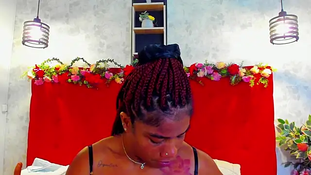 SilvannaFit's Live XXX Chat