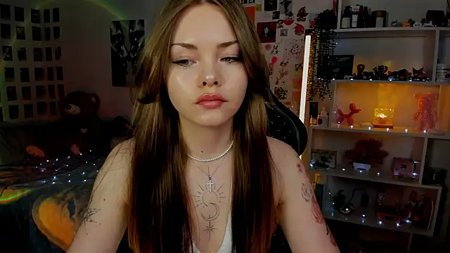 XXX chat uživo modela AkiraKatsu