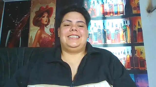 Chat +18 de Hailey_Curvy ao vivo