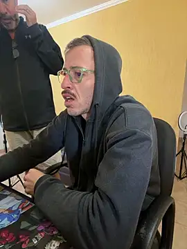 צ'אט XXX בשידור חי של MeladoDiMel