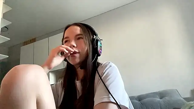 FewerCadre Chat XXX live