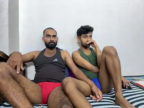 دردشة DesiDaddyandSon الجنسية المباشرة