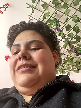 Hailey_Curvy লাইভ XXX চ্যাট