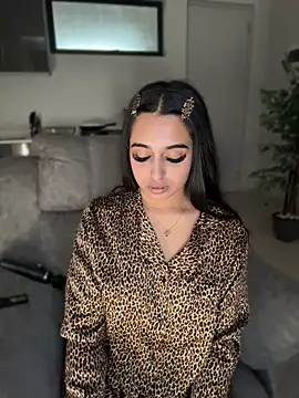LilMisIndianx 现场XXX聊天