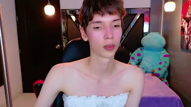 Stefany_PiInk লাইভ XXX চ্যাট