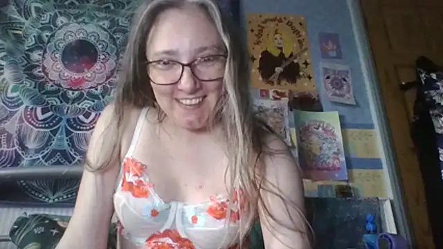 Izzylove47's Live XXX Chat