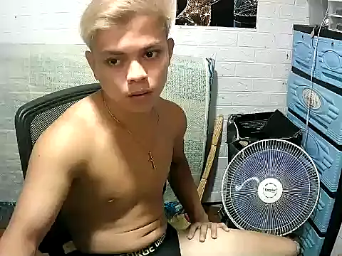 Chat XXX en directo de Theboy_cummerx69