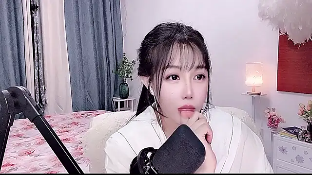 Laura_520 现场XXX聊天
