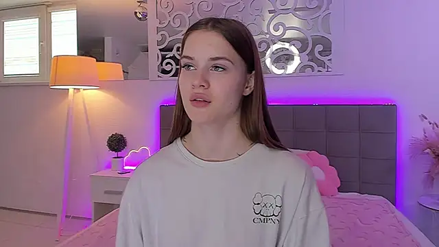 LuisaClover's Live XXX Chat