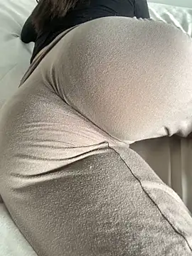 Lorrie_Luci – Naživo XXX chat