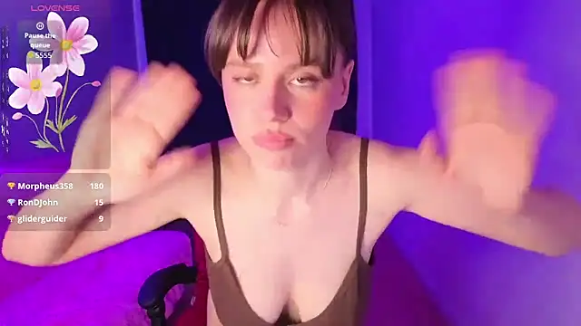 Emillias 라이브 XXX 채팅