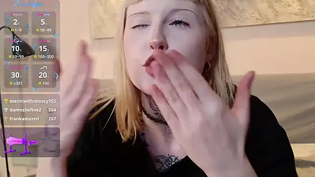 MilkMeSoftly Chat XXX live