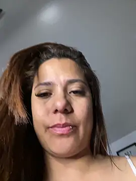 Pretty__Milf 现场XXX聊天