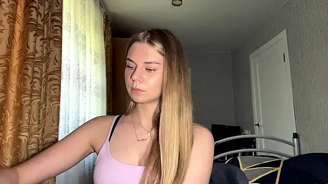 HoneysPiee Live XXX Chat