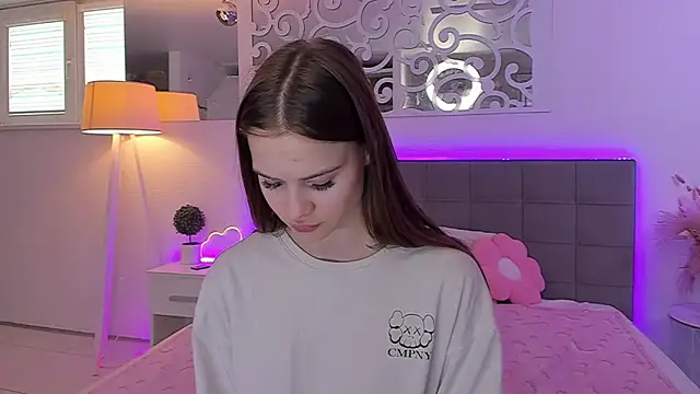 LuisaClover's Live XXX Chat