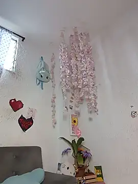 Kuutar's Live XXX Chat