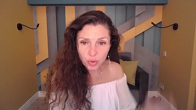 EllaLong's Live XXX Chat