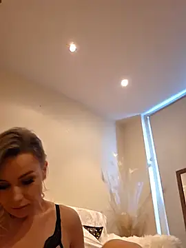 AureliaDoux's Live XXX Chat