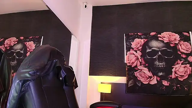 EvaaFoxxy1 – Live XXX-chat
