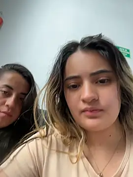 Онлайн чат XXX Antonella_Julieta