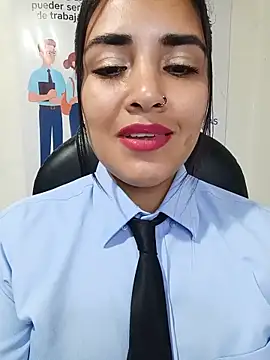 MAYE__13 élő XXX-chatje