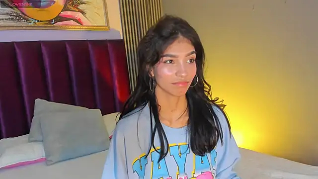 צ'אט XXX בשידור חי של LauraAristizabal