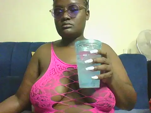 Chat +18 de Busty_Bambii254 ao vivo