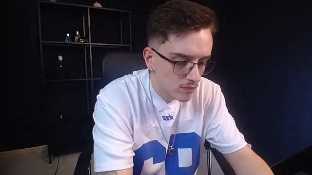 FelixStarkk Chat XXX live