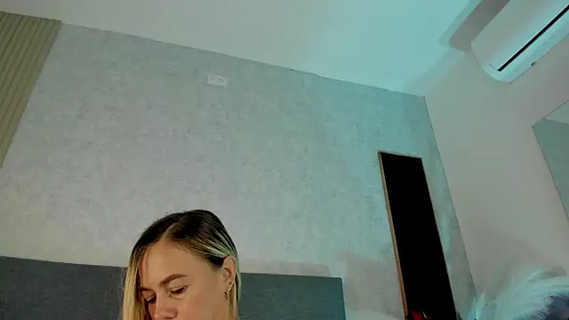 Roxxyfiore's Live XXX Chat