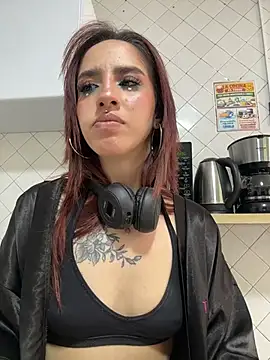 elodie_rouge's Live XXX Chat