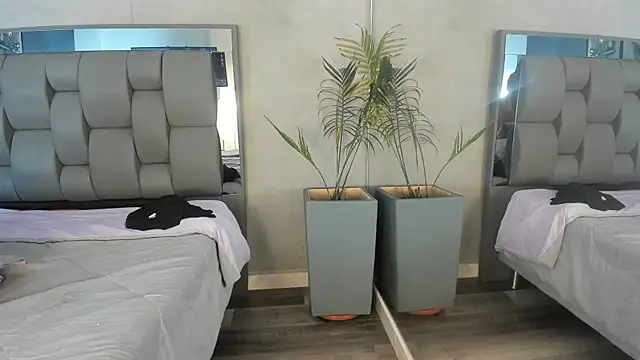 Charlie___Musk Show in webcam
