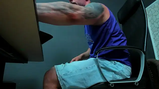 XXX chat uživo modela BrianHunts