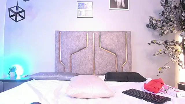 miaakittyy লাইভ XXX চ্যাট