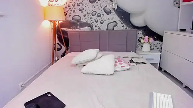JosephineRows' Live XXX Chat