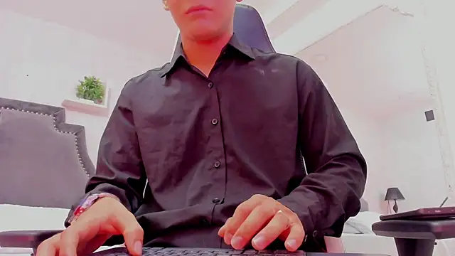 DylanRoyce_ élő XXX-chatje
