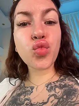 Czat XXX na żywo – Tattitude_