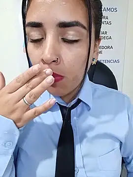 MAYE__13 লাইভ XXX চ্যাট