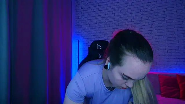 -Stacyy- XXX чат на живо