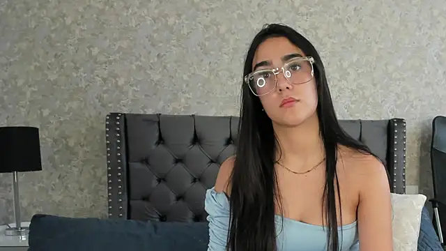 Chat +18 de Anika_H ao vivo