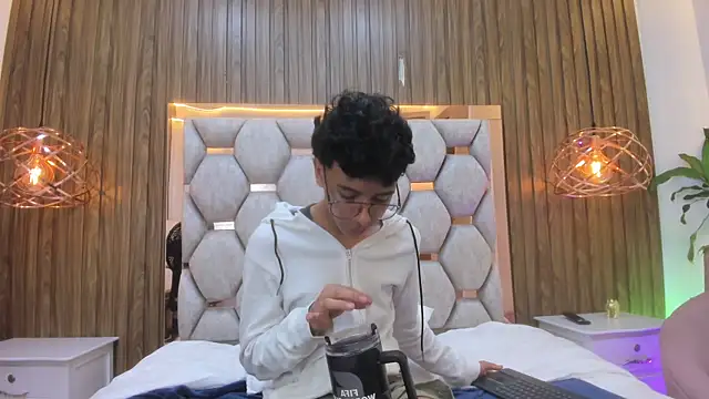 Pertunjukan Kamera Web adams_bobby